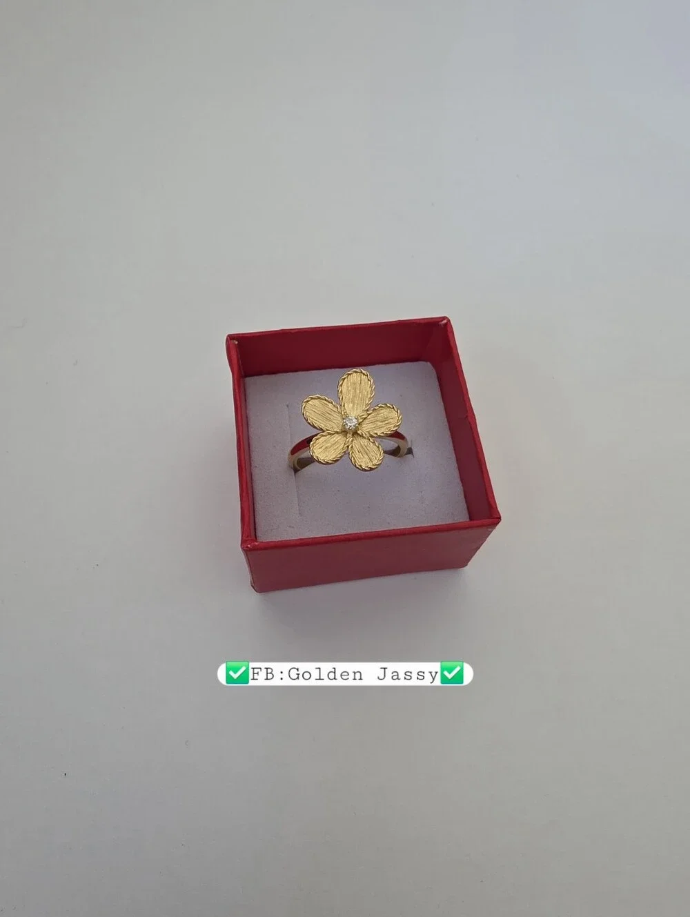18K Real Gold Flower w/ Stone Ring 6